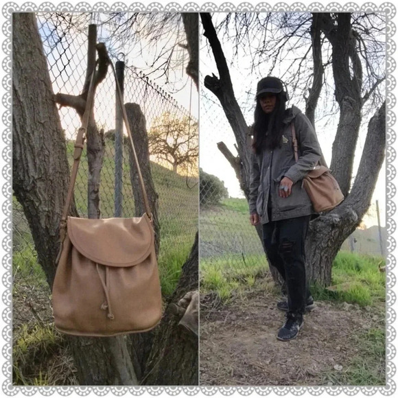 COACH | Camel Gold Beige Natural Leather Bucket Drawstring RARE Crossbody Bag - Picture 3 of 11